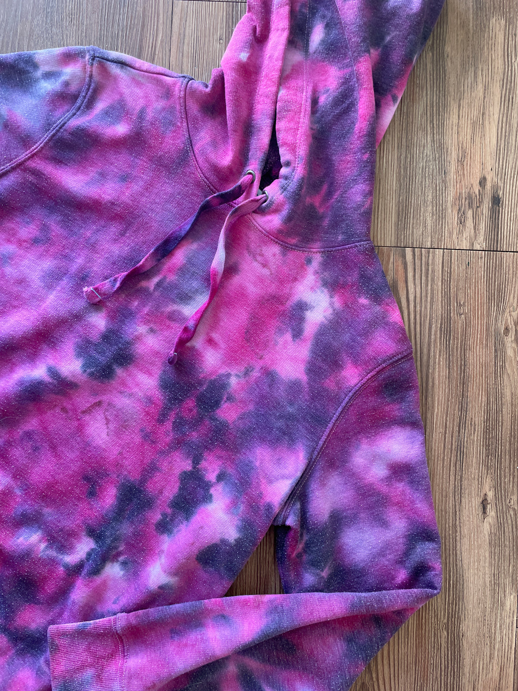 MEDIUM Women’s Pink and Black Galaxy Tie Dye Sweatshirt | Old Navy Crumpled Subtle Tie Dye Long Sleeve Hoodie