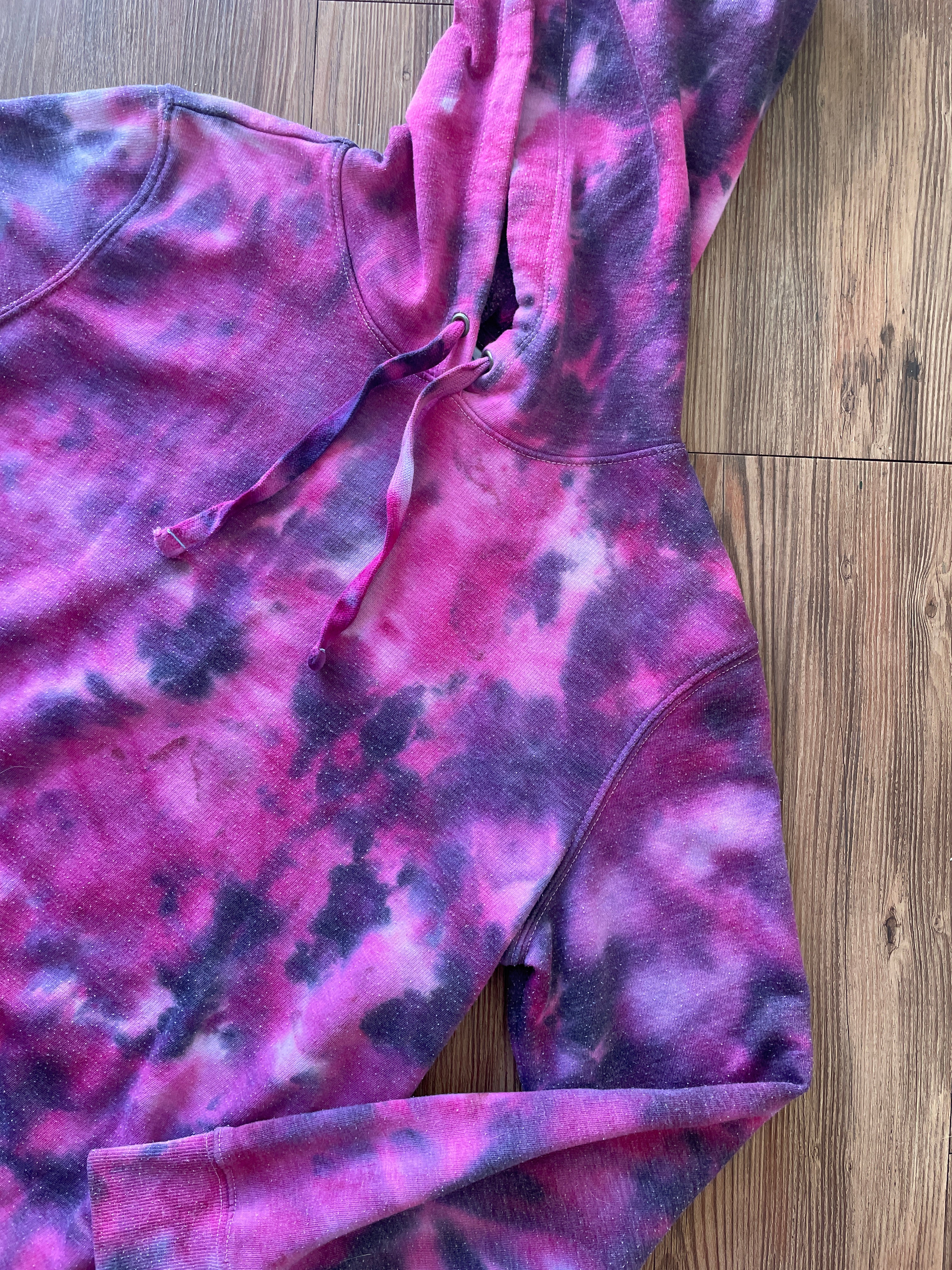 MEDIUM Women’s Pink and Black Galaxy Tie Dye Sweatshirt | Old Navy Crumpled Subtle Tie Dye Long Sleeve Hoodie