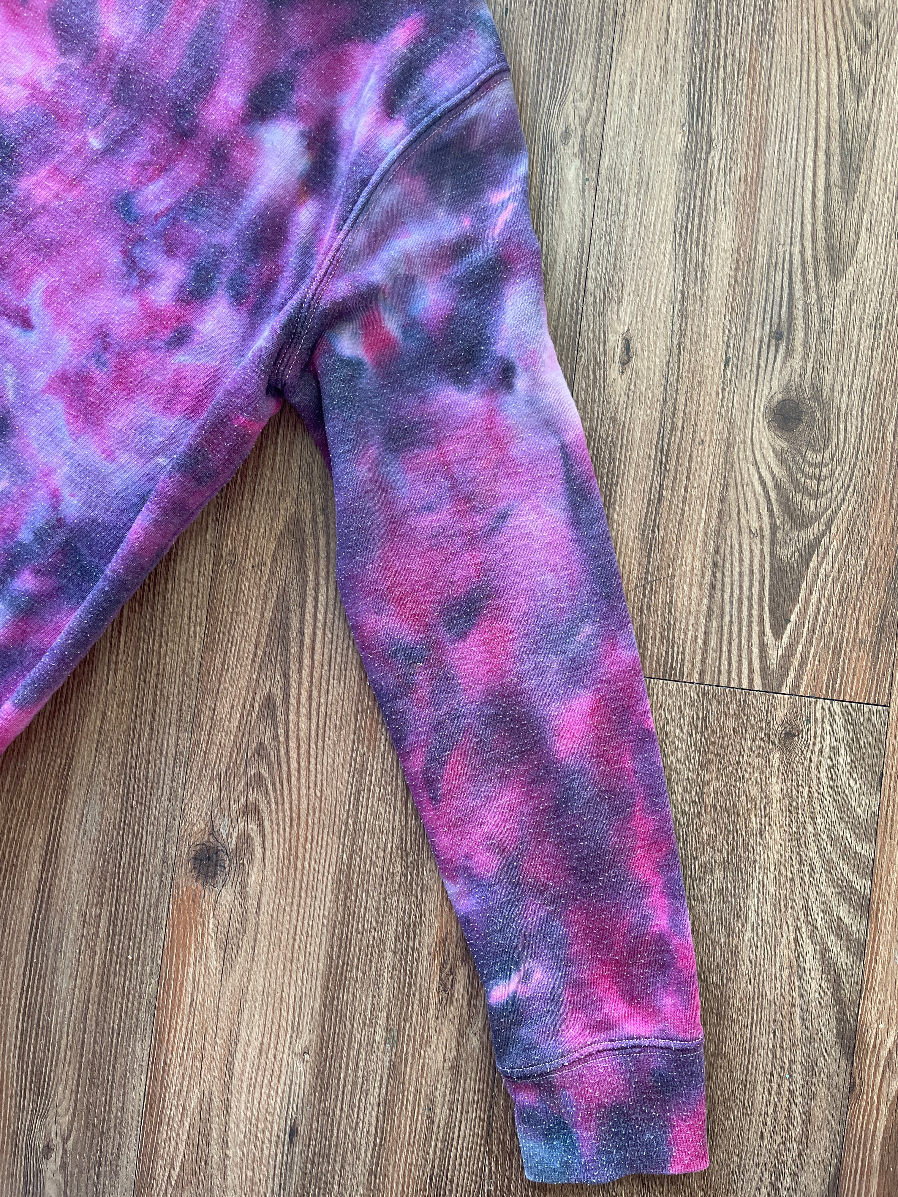 MEDIUM Women’s Pink and Black Galaxy Tie Dye Sweatshirt | Old Navy Crumpled Subtle Tie Dye Long Sleeve Hoodie