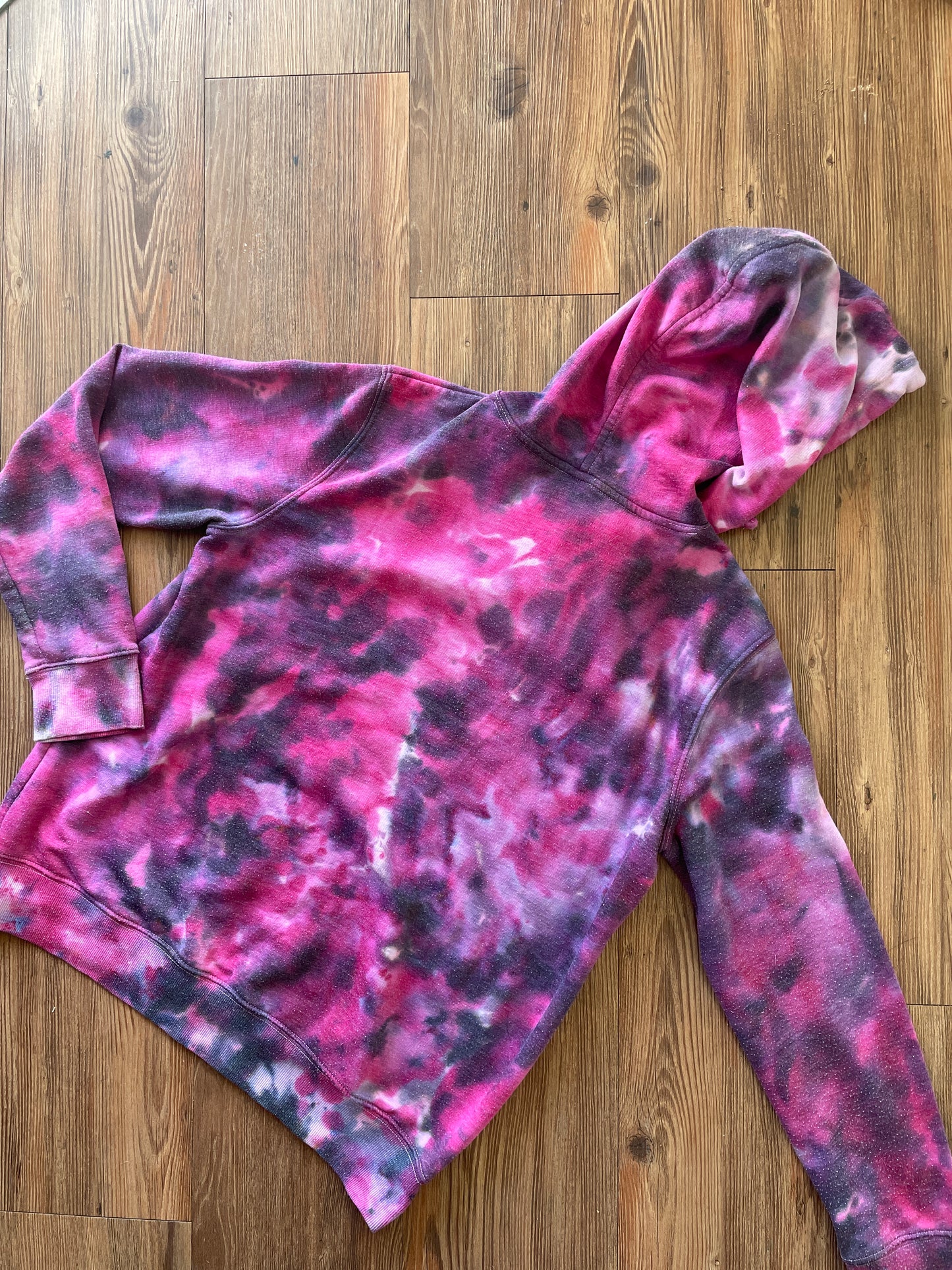 MEDIUM Women’s Pink and Black Galaxy Tie Dye Sweatshirt | Old Navy Crumpled Subtle Tie Dye Long Sleeve Hoodie