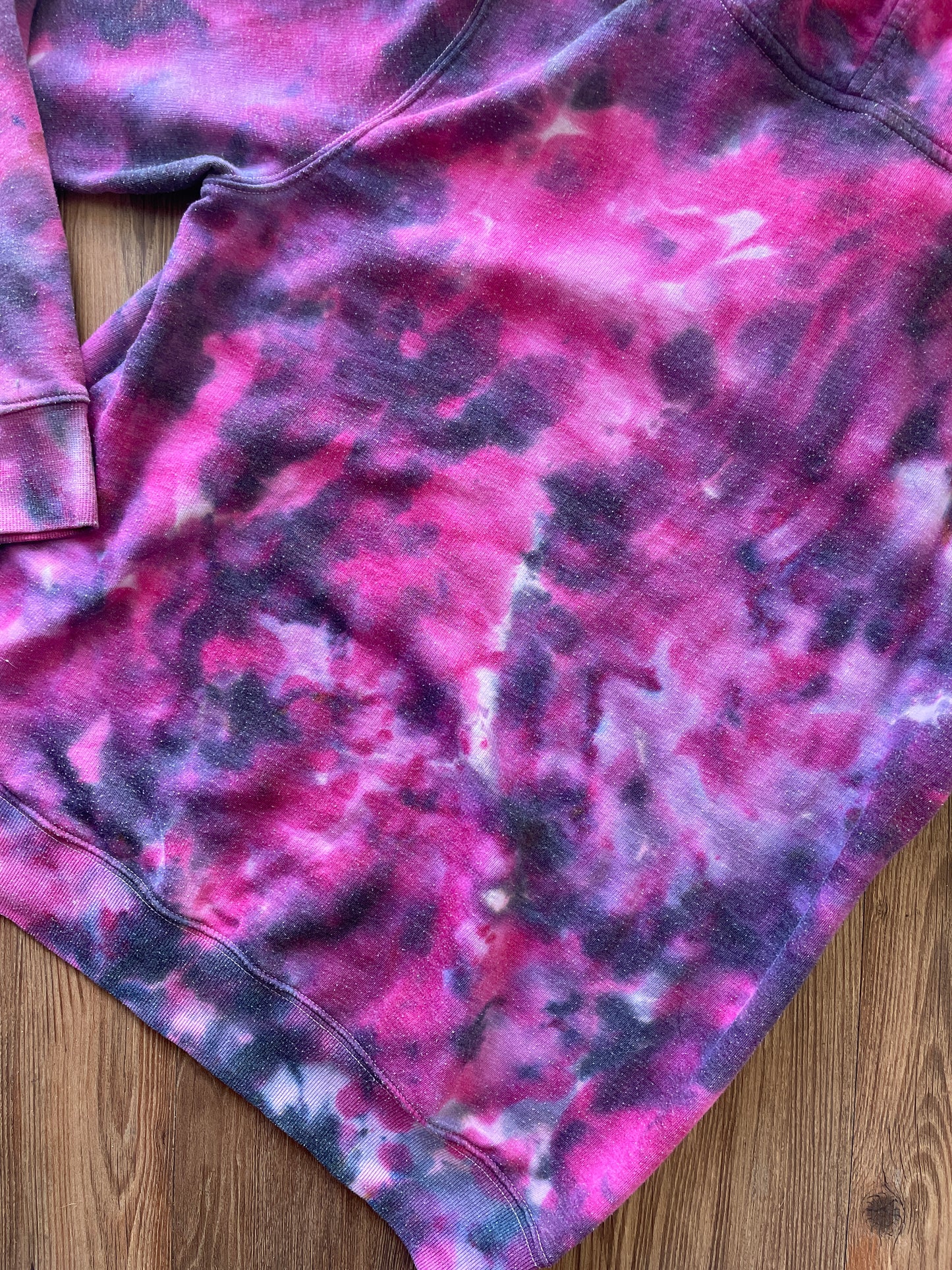 MEDIUM Women’s Pink and Black Galaxy Tie Dye Sweatshirt | Old Navy Crumpled Subtle Tie Dye Long Sleeve Hoodie