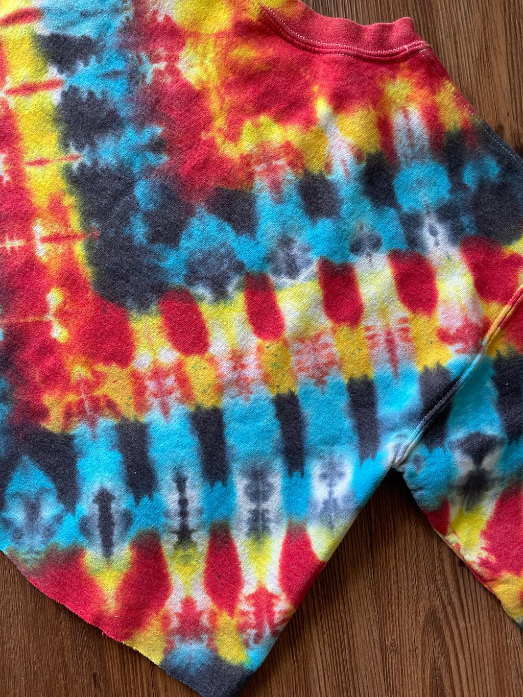 MEDIUM Women's Friends Red, White, Yellow, and Black Tie Dye Cropped Crewneck Sweatshirt