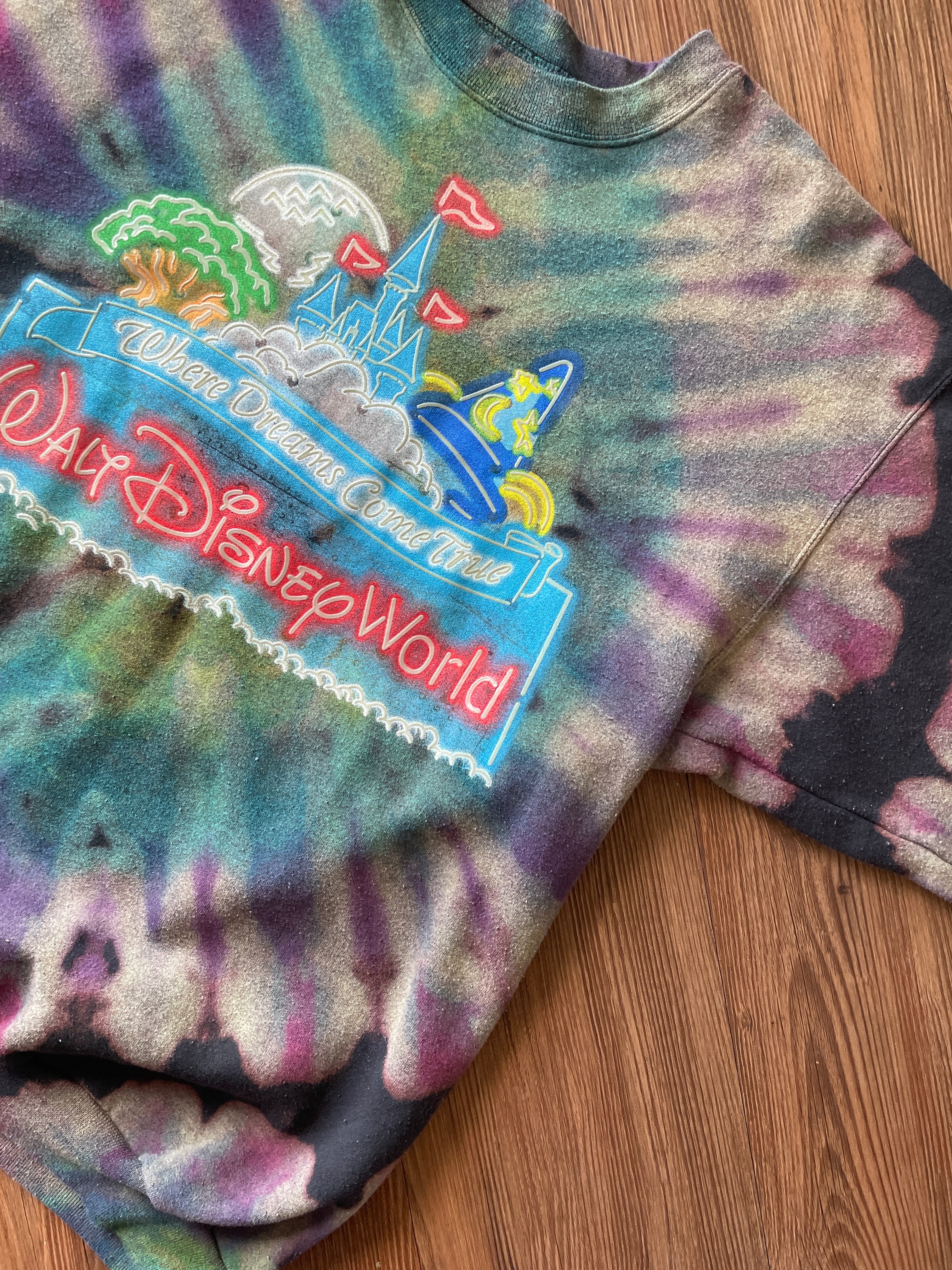MEDIUM Men’s Walt Disney World Castle Reverse Tie Dye Sweatshirt | Black, Pink, and Purple Pleats Reverse Tie Dye Long Sleeve