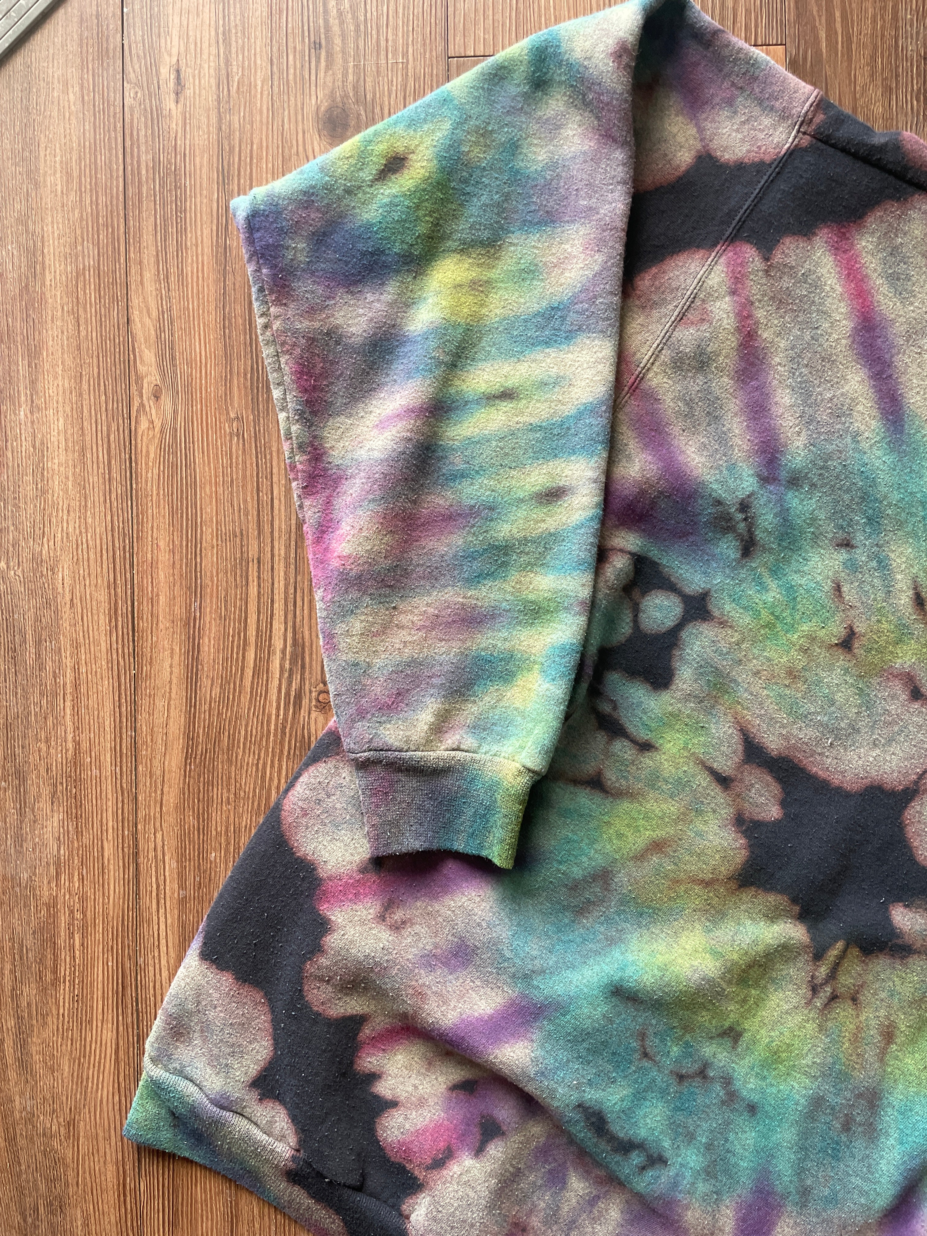 MEDIUM Men’s Walt Disney World Castle Reverse Tie Dye Sweatshirt | Black, Pink, and Purple Pleats Reverse Tie Dye Long Sleeve