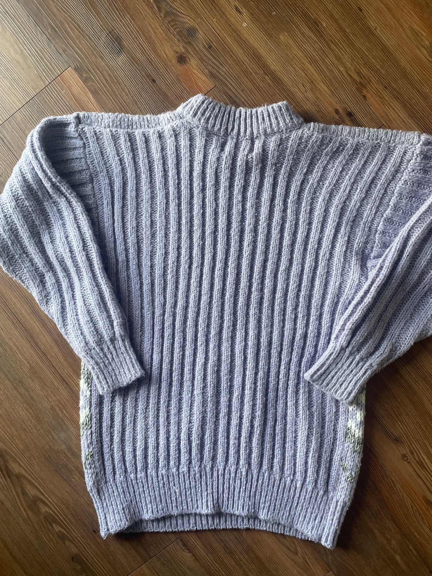 Medium Women’s Changes Vintage 80s Pastel Purple, Gray, and White Sweater