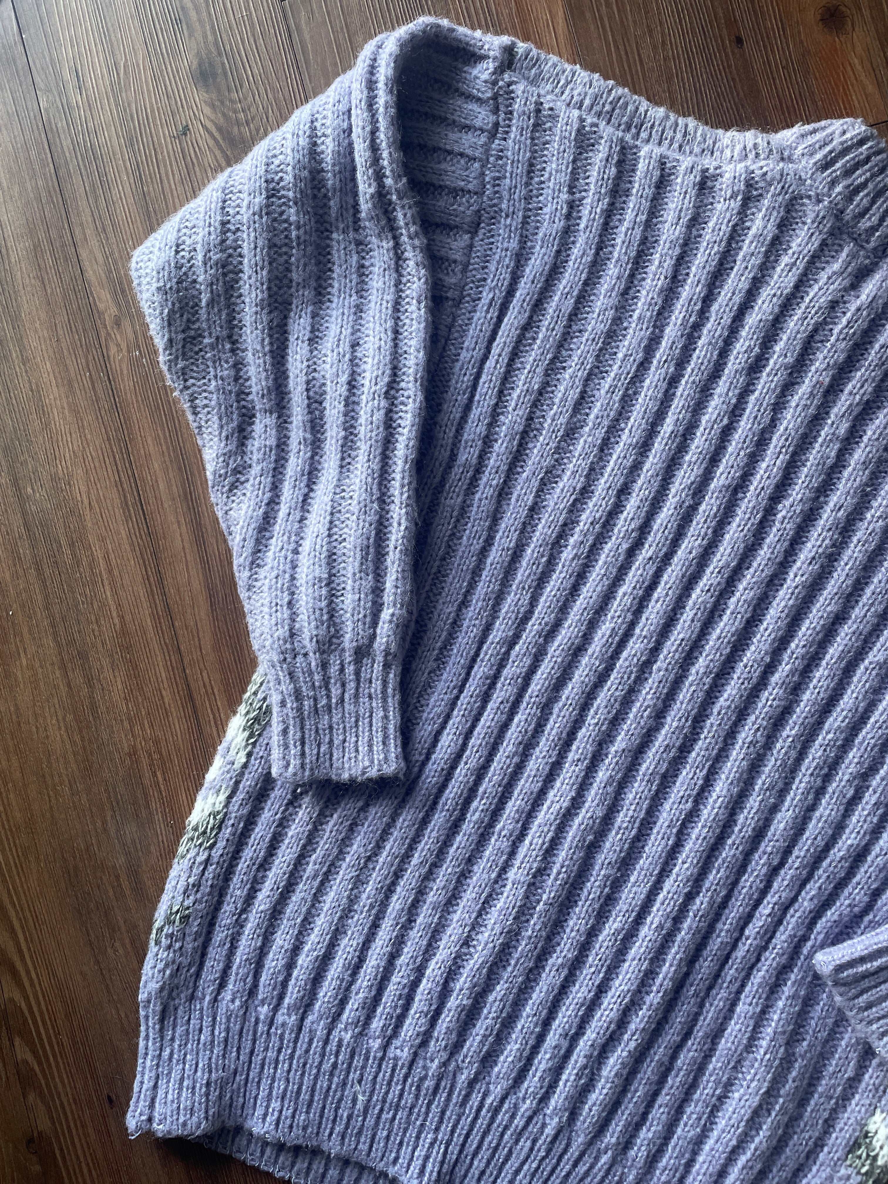 Medium Women’s Changes Vintage 80s Pastel Purple, Gray, and White Sweater
