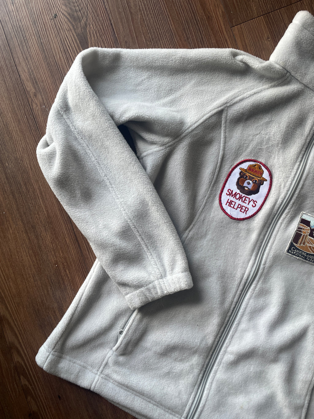 Medium Women's Columbia Jacket with Sewn-On Outdoor Patches