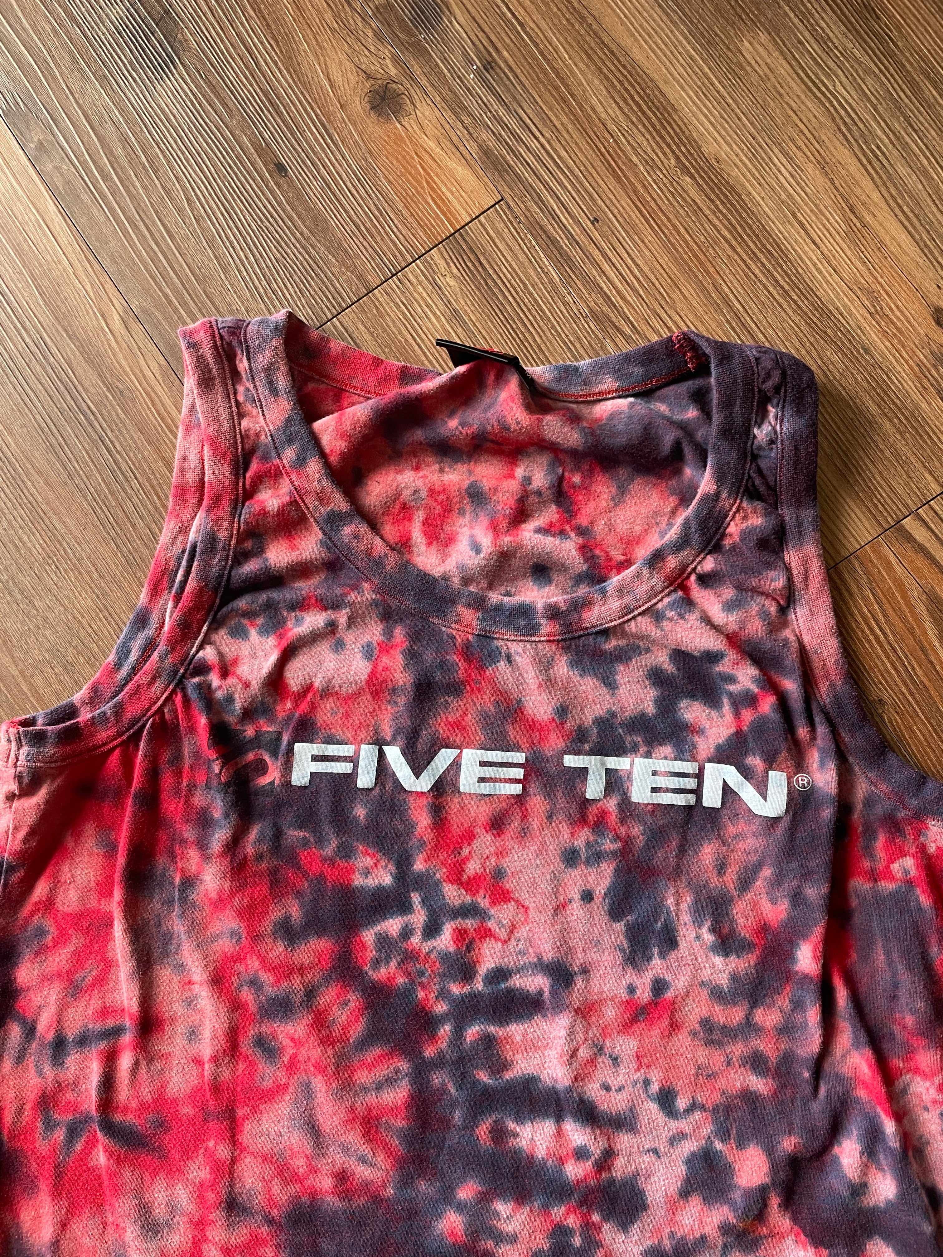MEDIUM Men’s Five Ten Climbing Tie Dye Tank Top | Red and Black Crumpled Reverse Tie Dye Sleeveless Top