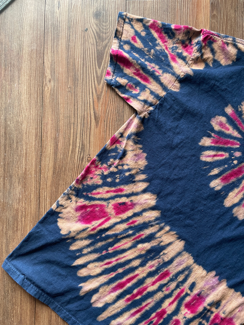 MEDIUM Men’s World Changer Reverse Tie Dye T-Shirt | Blue, Pink, and Red Spiral Tie Dye Short Sleeve Top