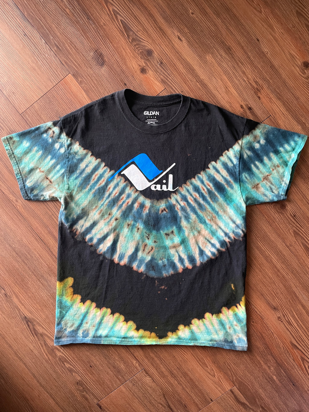 LARGE Men’s Vail Tie Dye T-Shirt | Shades of Blue Pleated Tie Dye Short Sleeve Top