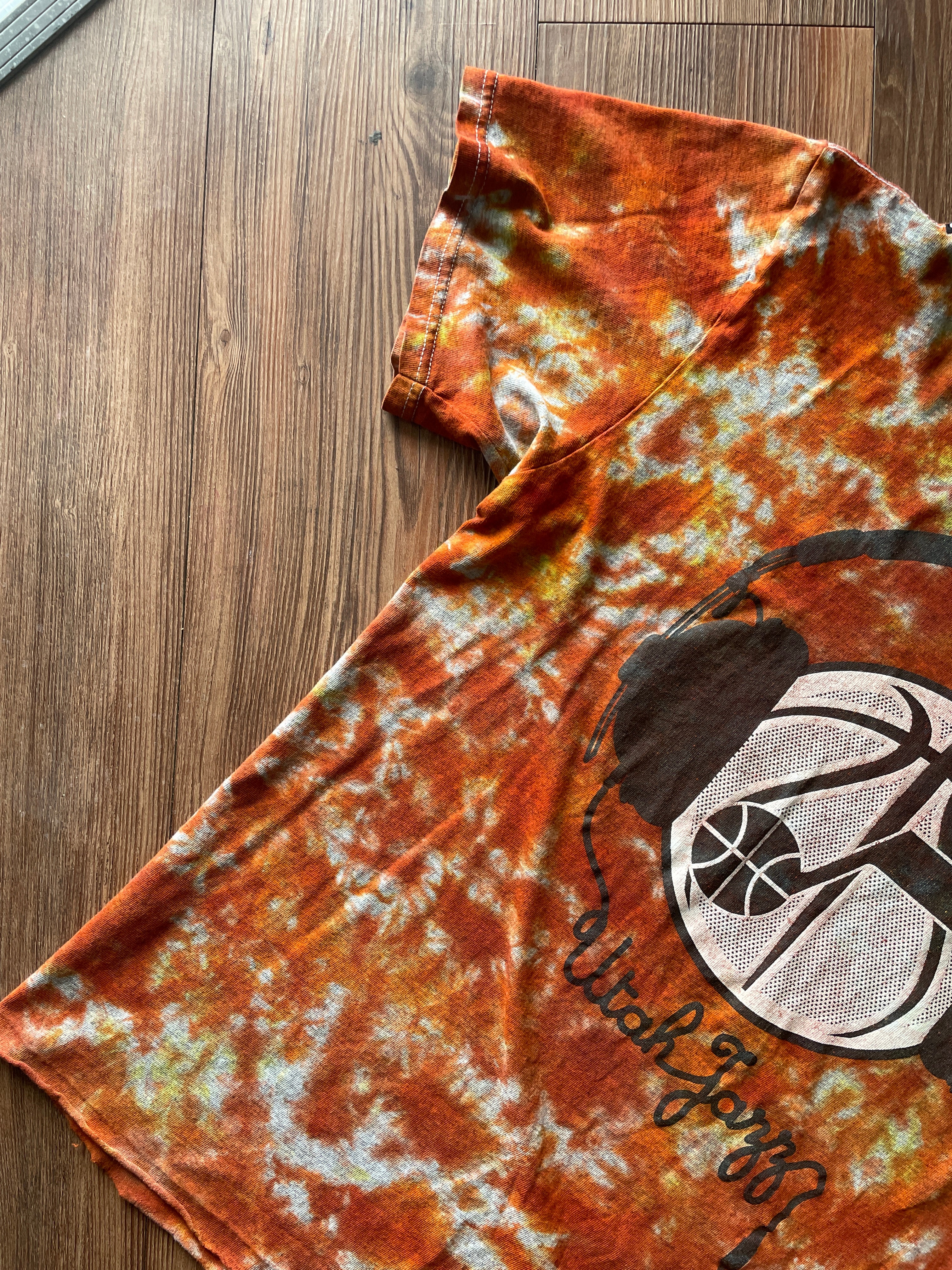 LARGE Men’s UNK Utah Jazz Basketball Headphones Tie Dye T-Shirt | Shades of Orange and Yellow Crumpled Fire Dye Short Sleeve Top