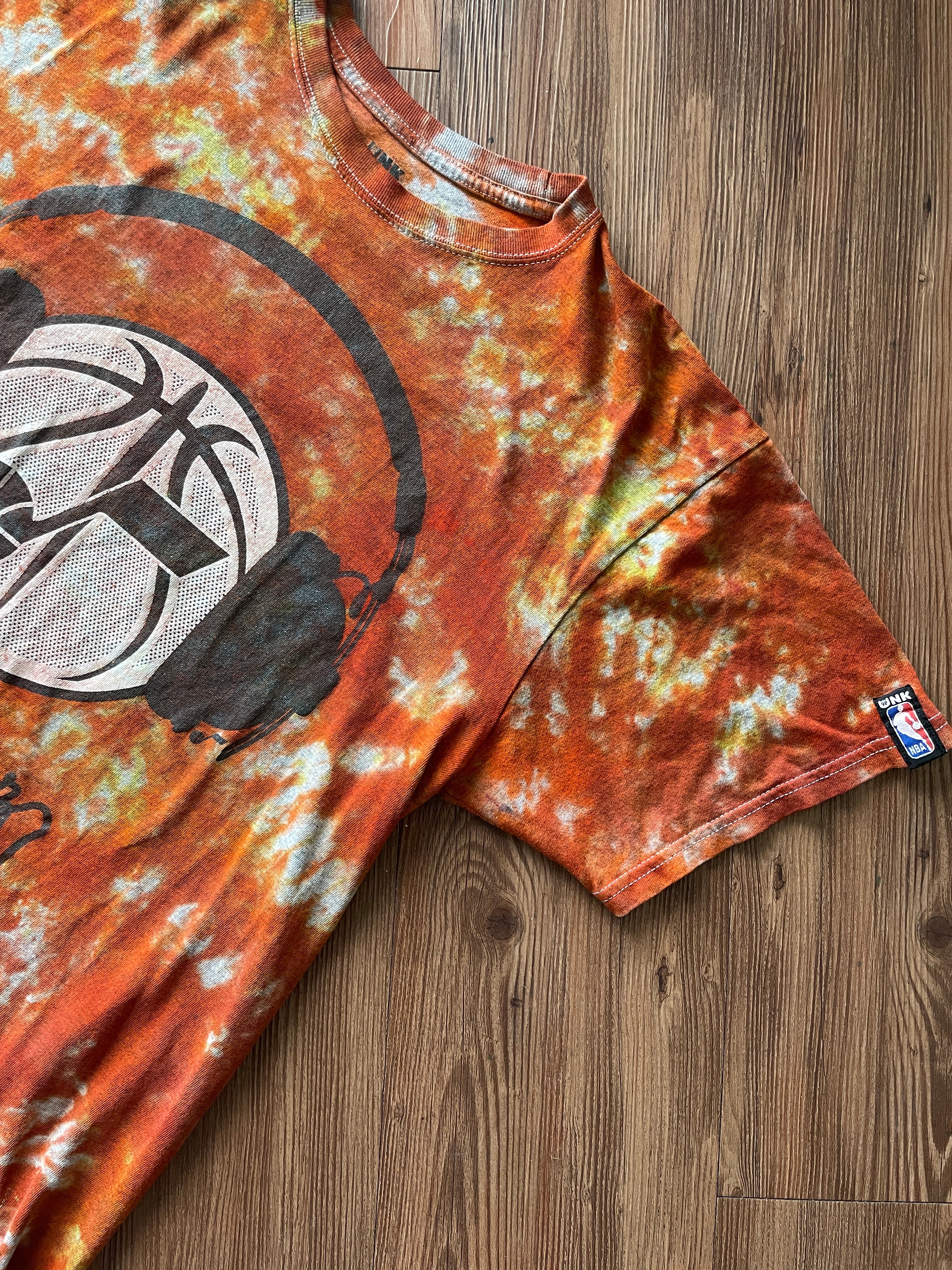 LARGE Men’s UNK Utah Jazz Basketball Headphones Tie Dye T-Shirt | Shades of Orange and Yellow Crumpled Fire Dye Short Sleeve Top
