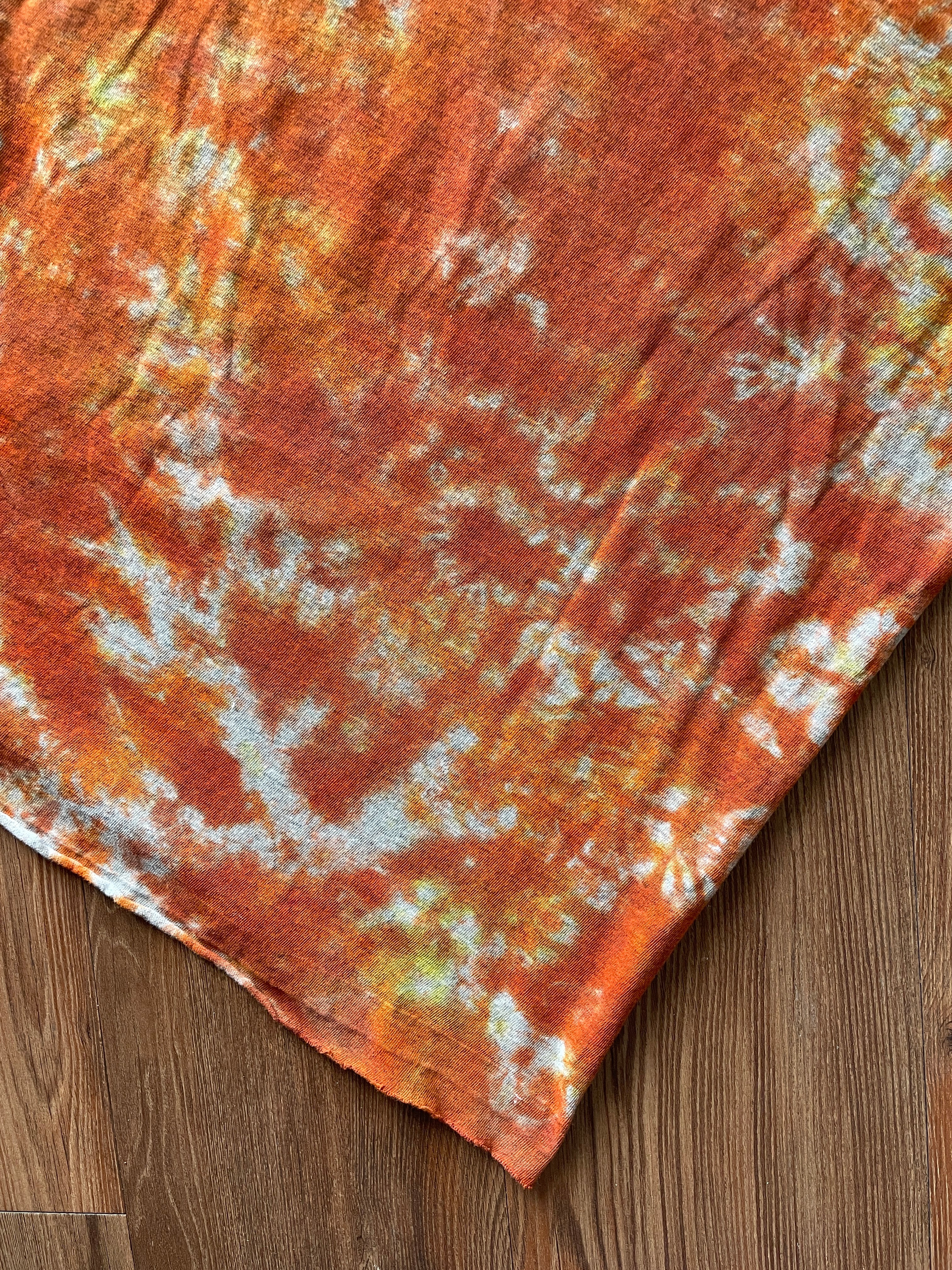 LARGE Men’s UNK Utah Jazz Basketball Headphones Tie Dye T-Shirt | Shades of Orange and Yellow Crumpled Fire Dye Short Sleeve Top