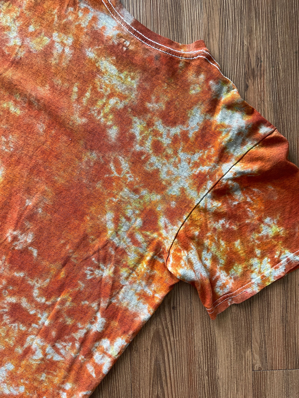 LARGE Men’s UNK Utah Jazz Basketball Headphones Tie Dye T-Shirt | Shades of Orange and Yellow Crumpled Fire Dye Short Sleeve Top