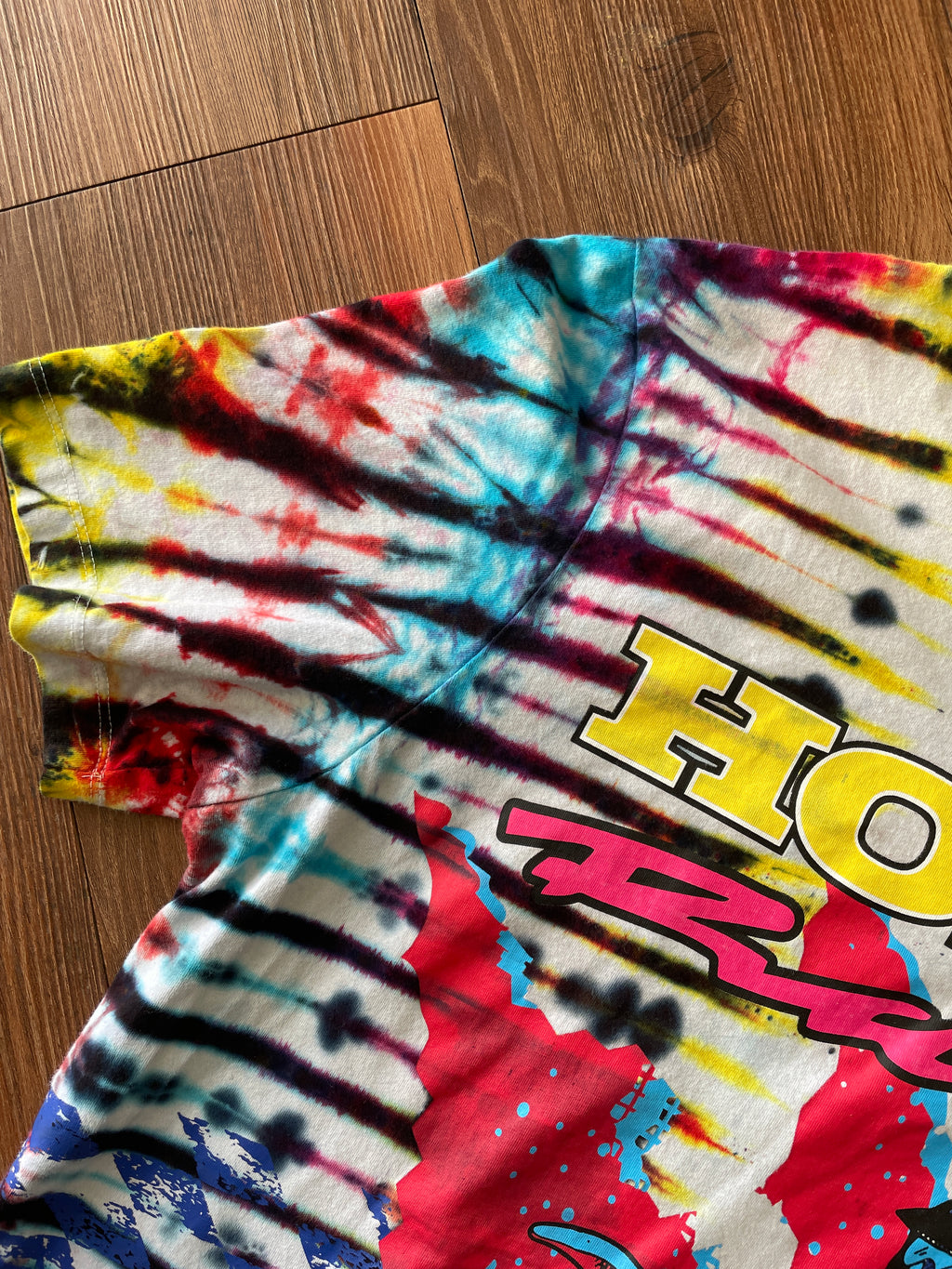 LARGE Men’s Honda Racing Motorcycle Tie Dye T-Shirt | Blue, Pink, Yellow, and Black Pleated Tie Dye Short Sleeve Top