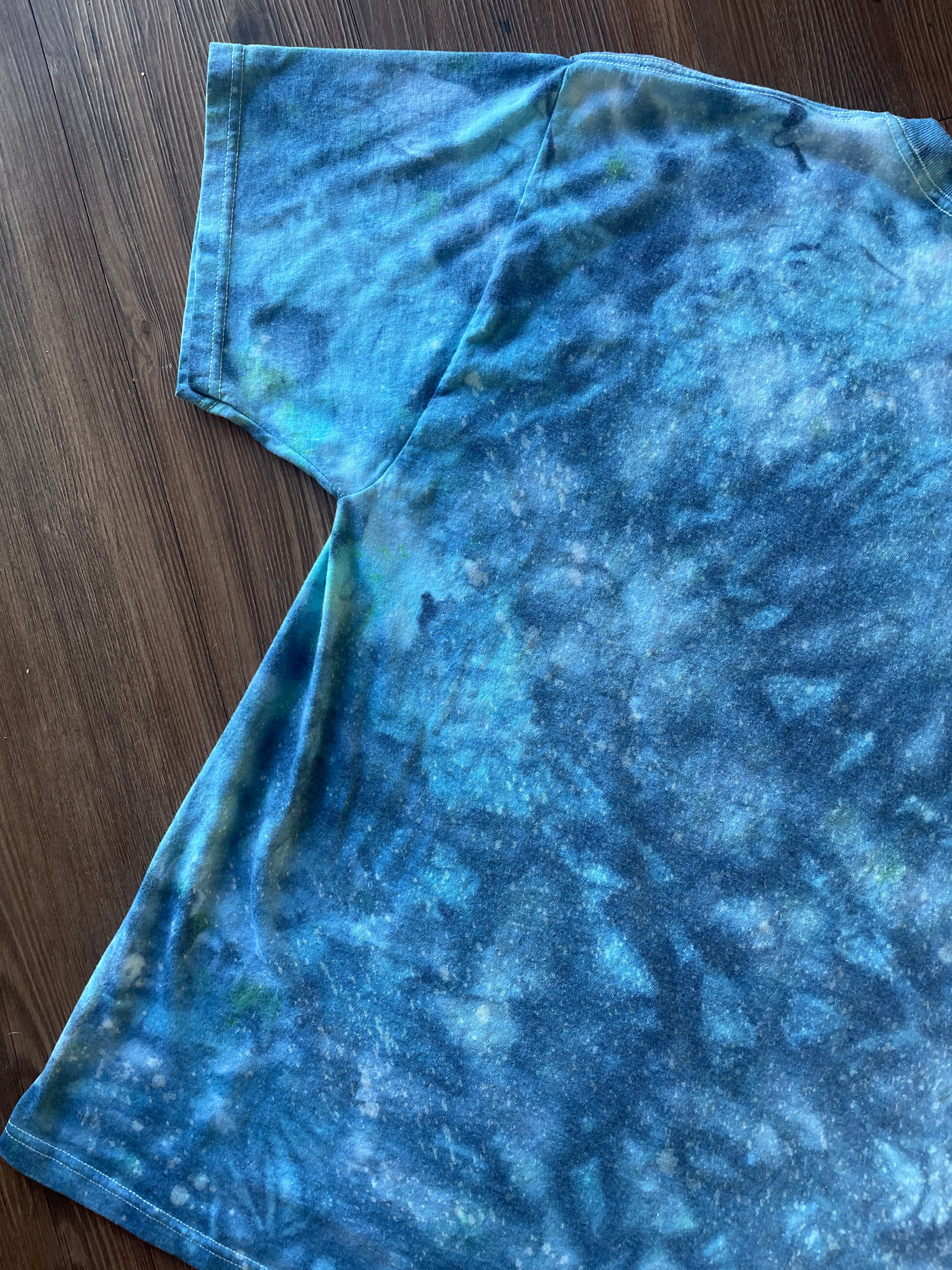 XL Men’s Shades of Blue Galaxy Dye Handmade Tie Dye Short Sleeve T-Shirt