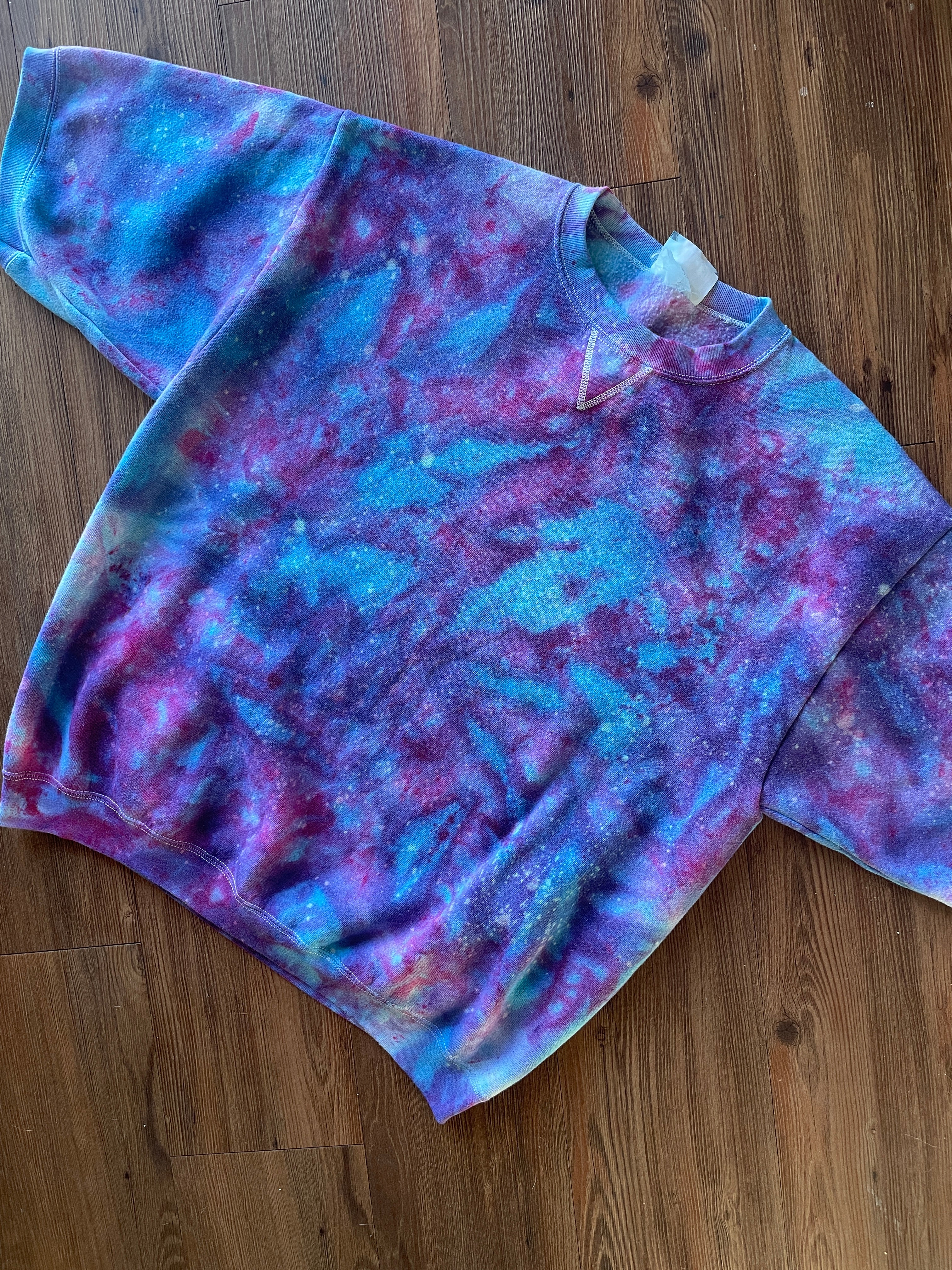 Large Men’s Vintage Lee Galaxy Dye Handmade Tie Dye Short Sleeve Sweatshirt