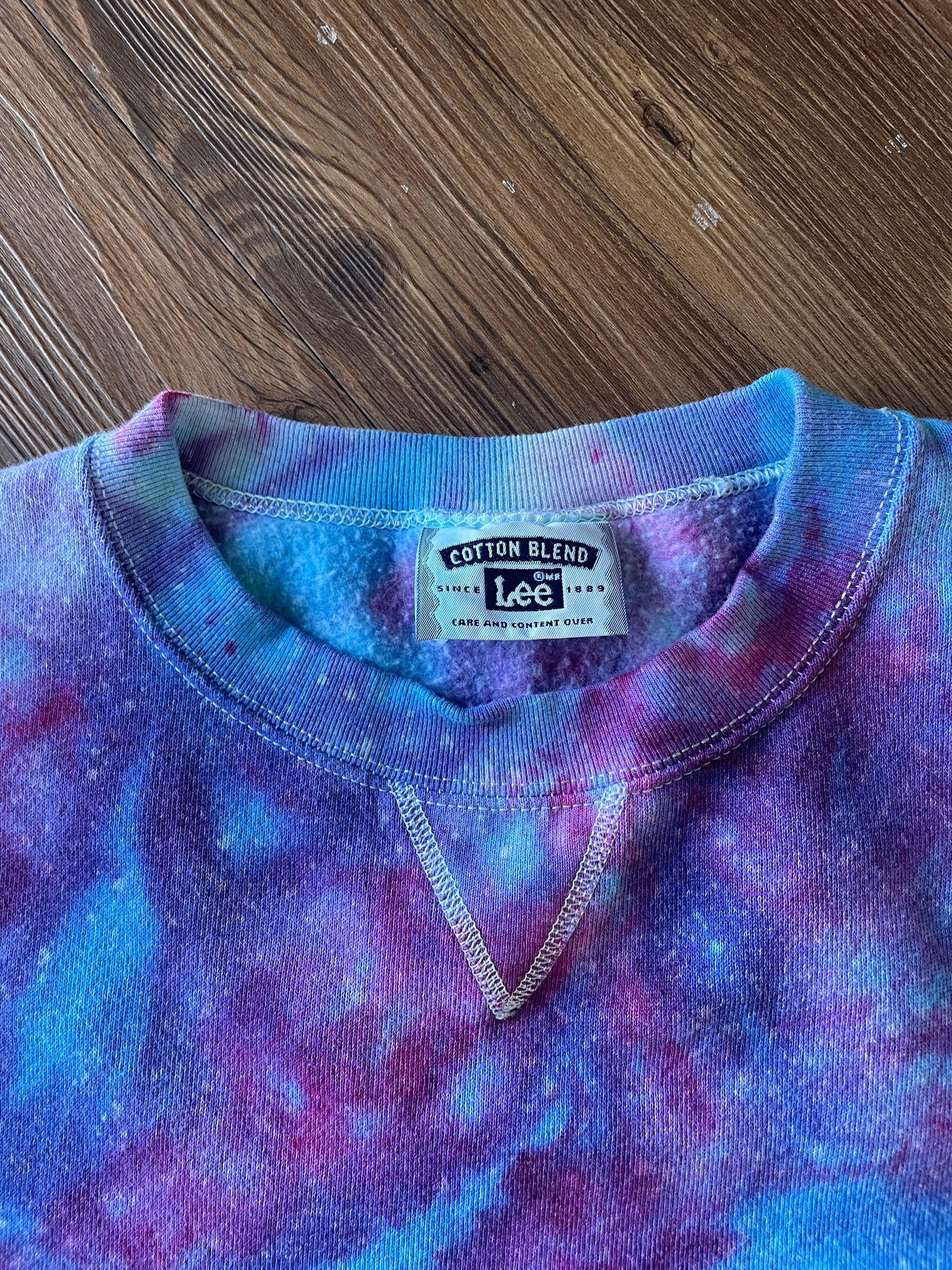 Large Men’s Vintage Lee Galaxy Dye Handmade Tie Dye Short Sleeve Sweatshirt