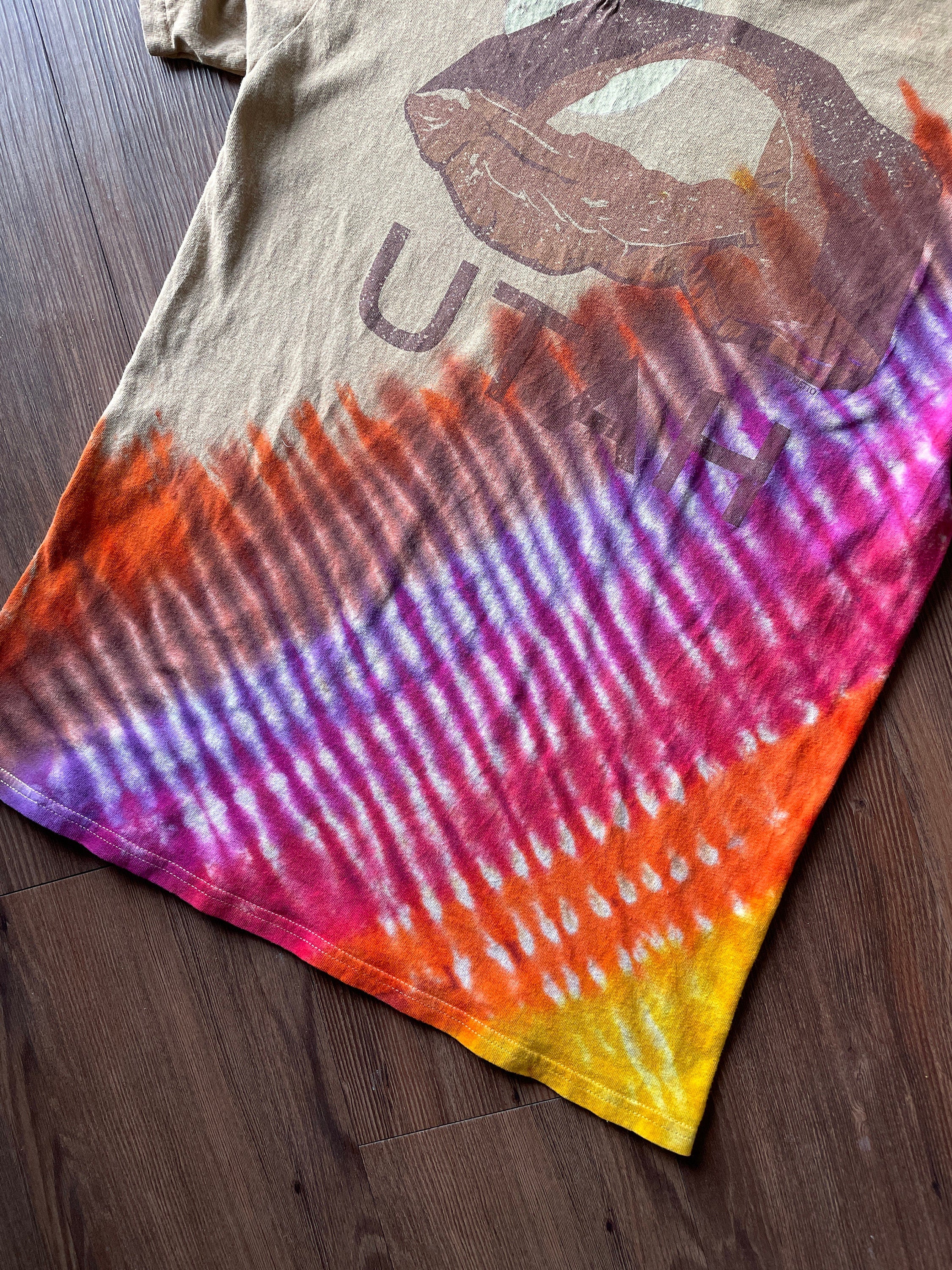 Utah Desert Handmade Reverse Tie Dye t-shirt | Tan Orange Bleach Dye Short Sleeve Top | Unisex Size Medium | Handmade & Thrifted