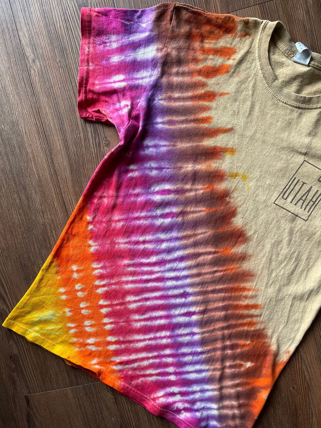 Utah Desert Handmade Reverse Tie Dye t-shirt | Tan Orange Bleach Dye Short Sleeve Top | Unisex Size Medium | Handmade & Thrifted