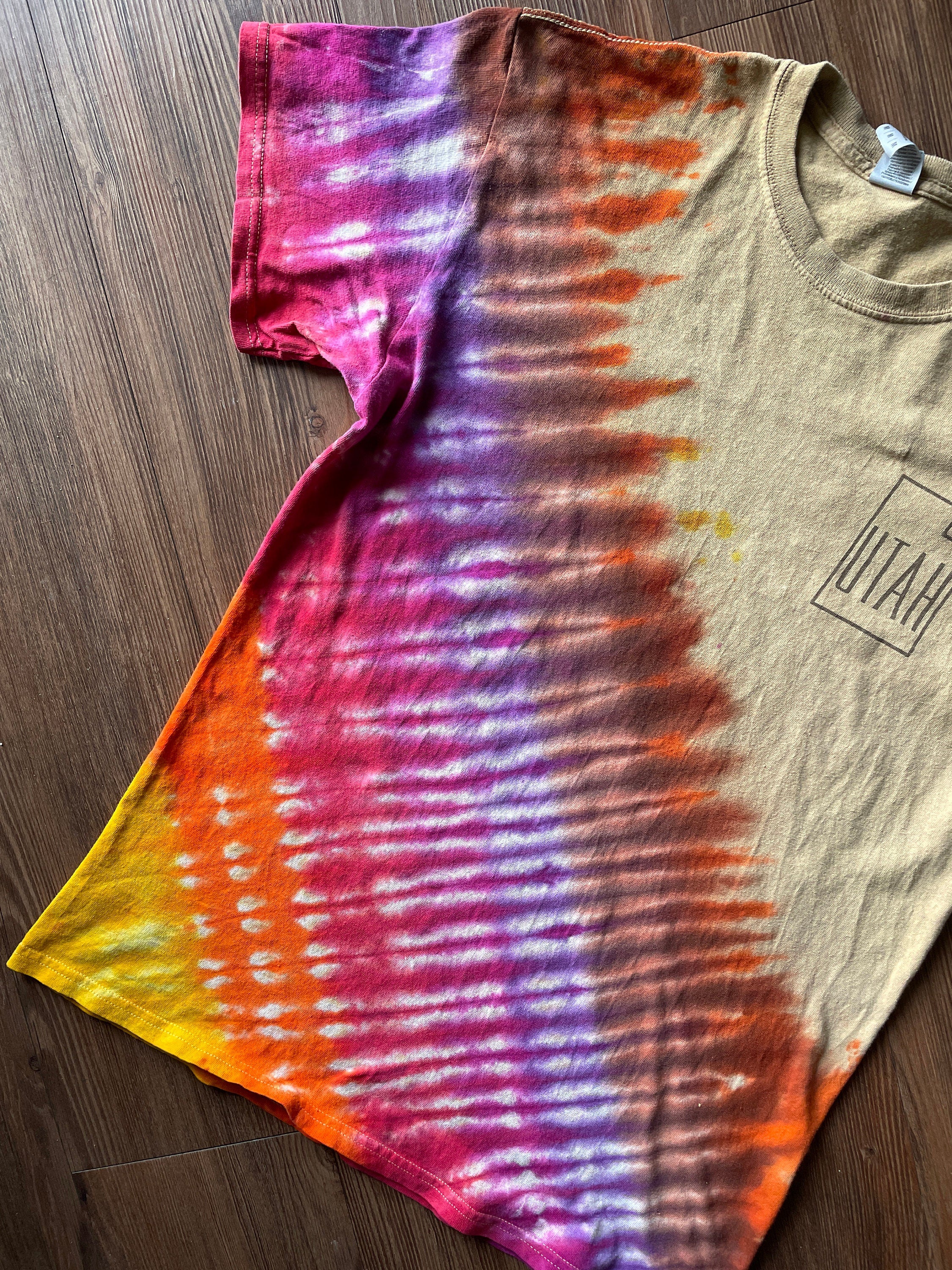 Utah Desert Handmade Reverse Tie Dye t-shirt | Tan Orange Bleach Dye Short Sleeve Top | Unisex Size Medium | Handmade & Thrifted