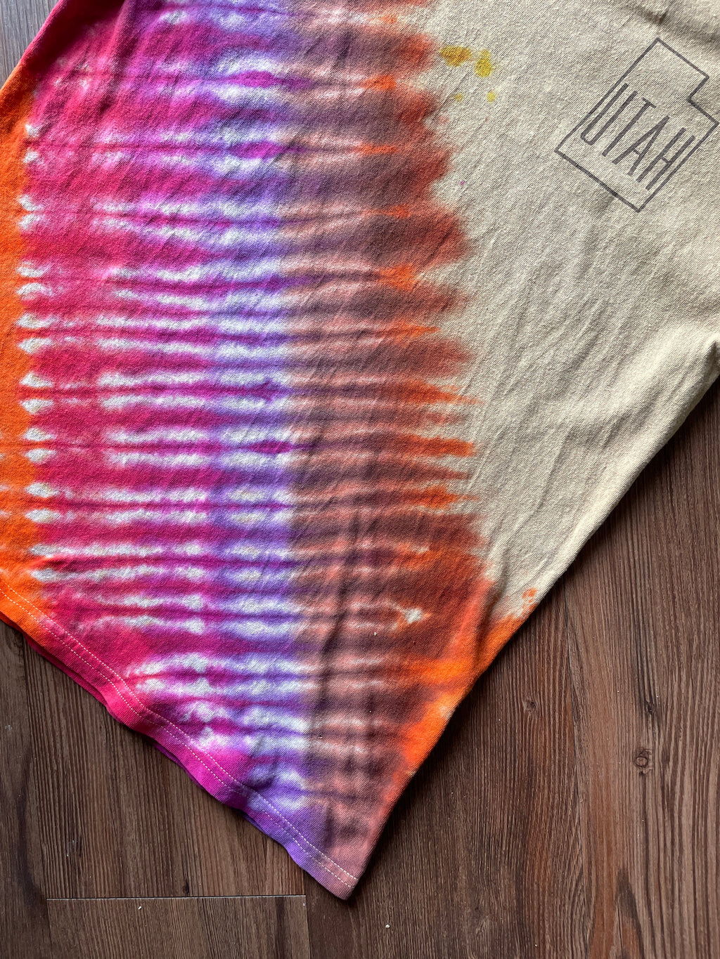 Utah Desert Handmade Reverse Tie Dye t-shirt | Tan Orange Bleach Dye Short Sleeve Top | Unisex Size Medium | Handmade & Thrifted