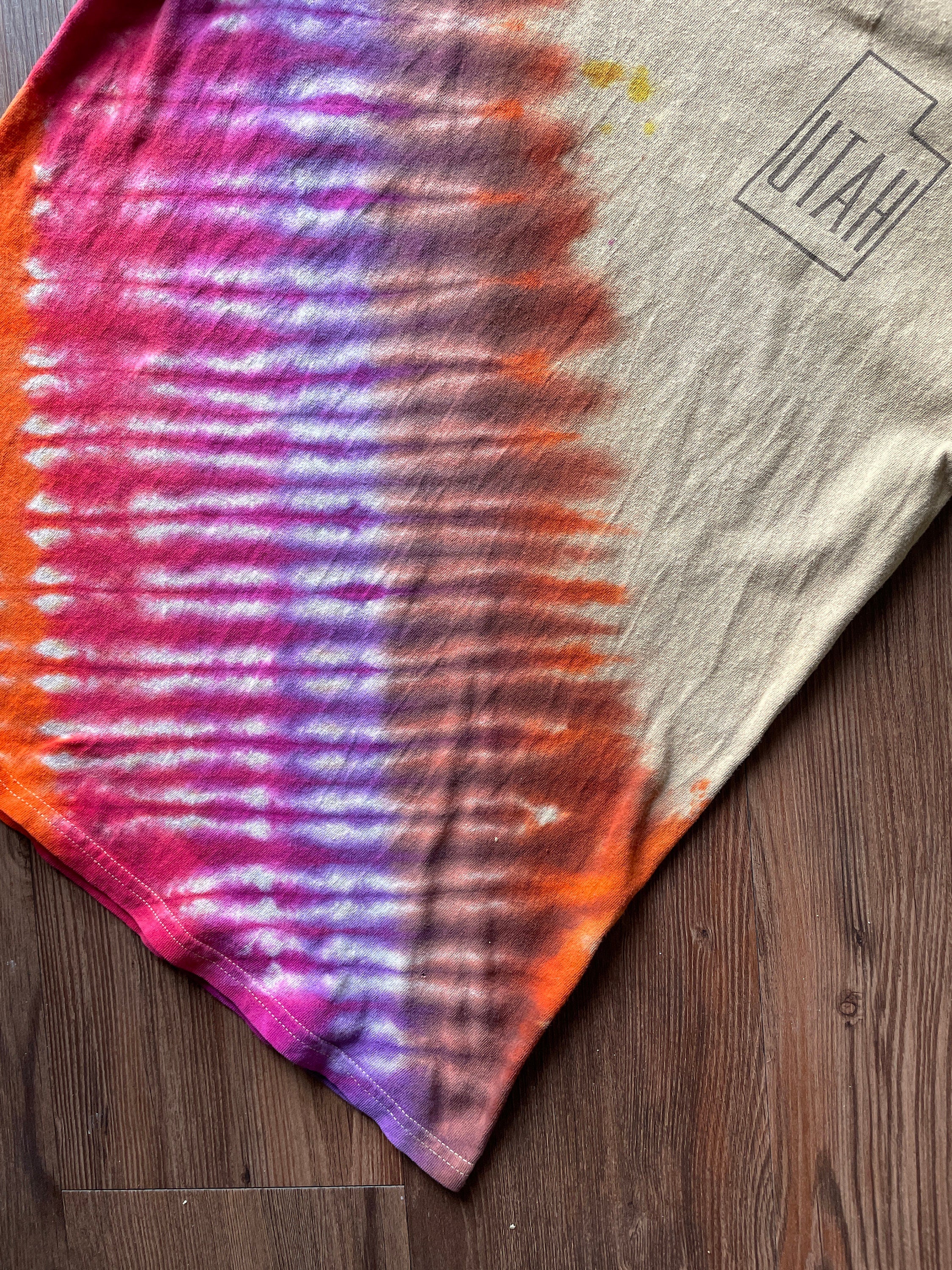 Utah Desert Handmade Reverse Tie Dye t-shirt | Tan Orange Bleach Dye Short Sleeve Top | Unisex Size Medium | Handmade & Thrifted