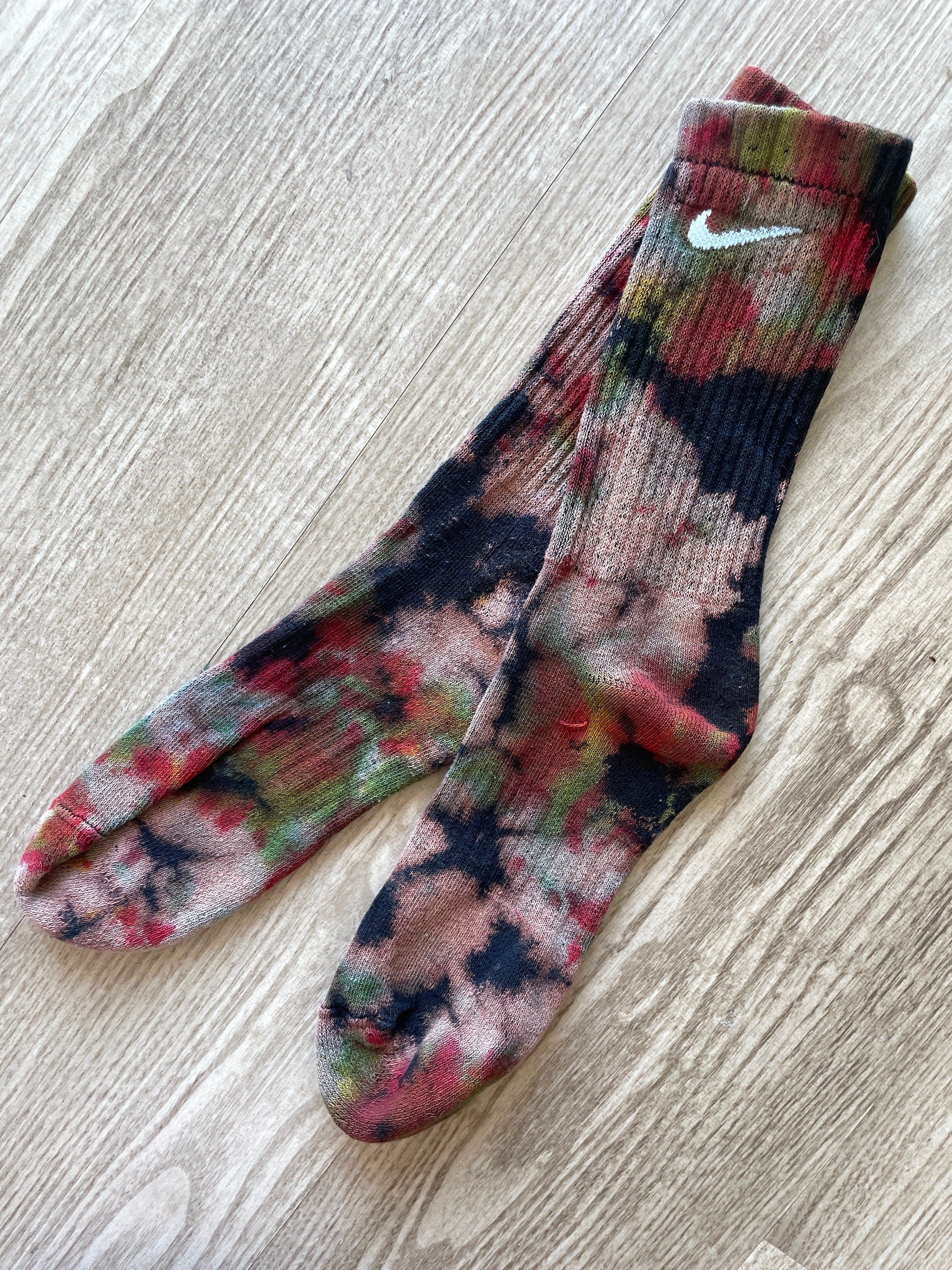 NIKE Socks Hand Dyed Black, Red, and Green Tie Dye Nike Dri-FIT Everyday Cushioned Crew Socks - Size Medium (Men's 6-8/Women's 7-10)