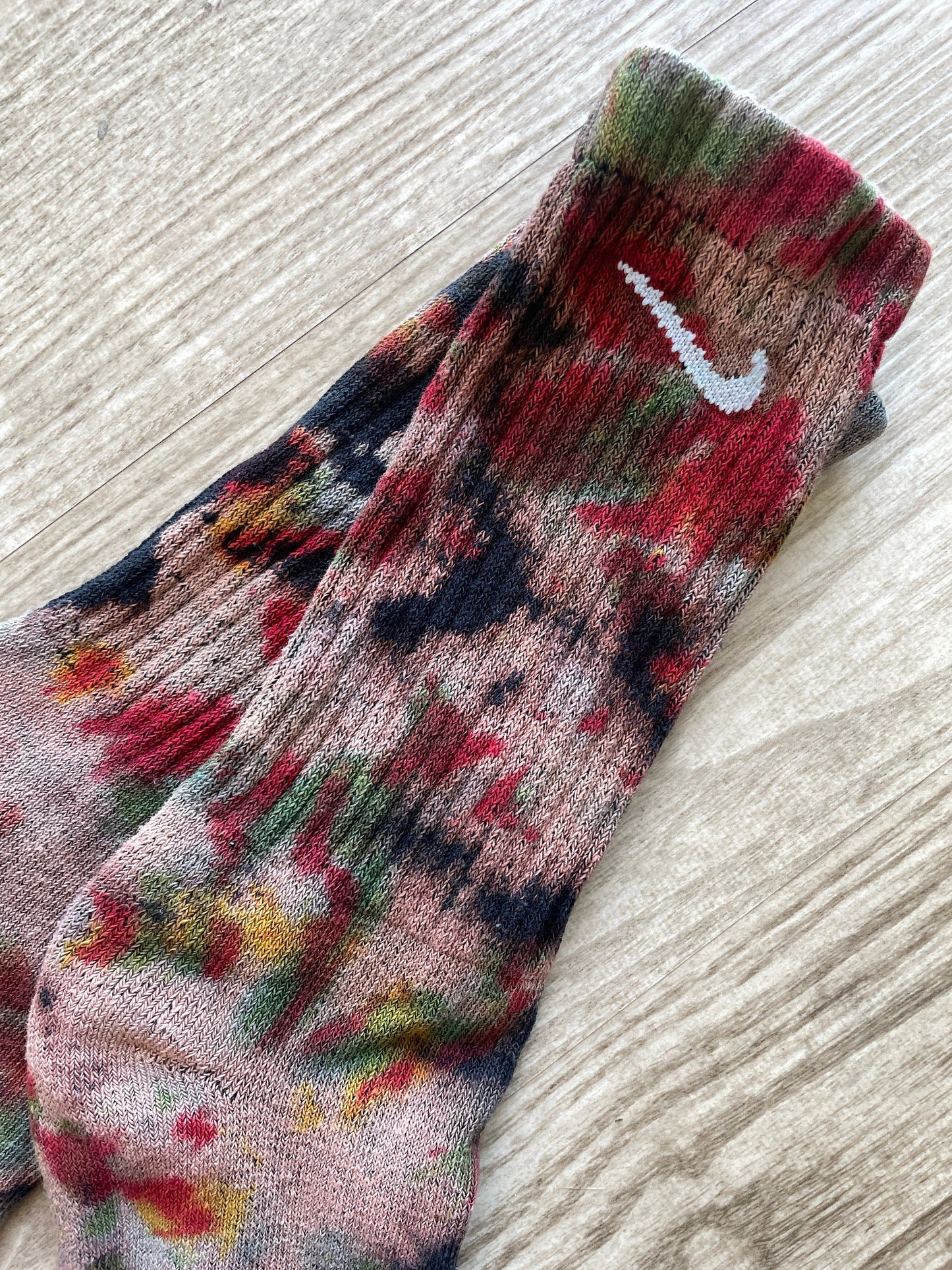 NIKE Socks Hand Dyed Black, Red, and Green Tie Dye Nike Dri-FIT Everyday Cushioned Crew Socks - Size Medium (Men's 6-8/Women's 7-10)