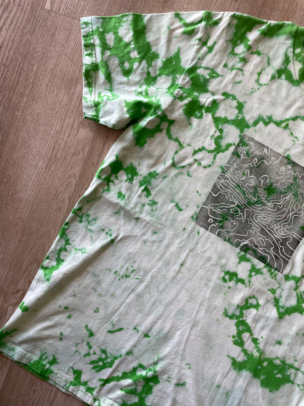 Large Men's Hand-Printed Delicate Arch Topo Map Reverse Tie Dye Short Sleeve T-Shirt | Handmade One-Of-a-Kind Upcycled Green and White Top
