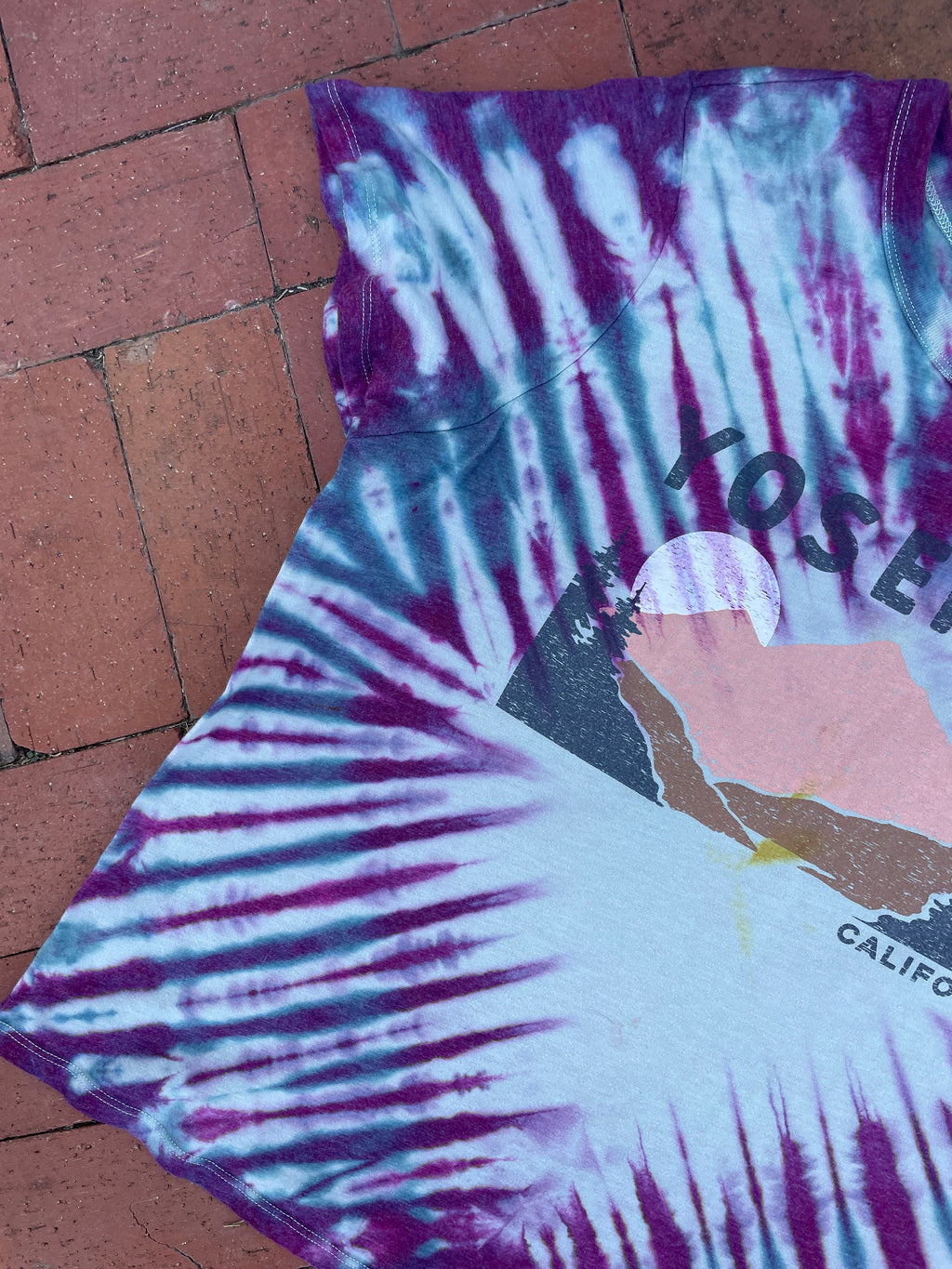 2XL Junior's Yosemite Mountains Tie Dye Short Sleeve T-Shirt | One-Of-a-Kind Upcycled Pink and Teal Graphic Tee