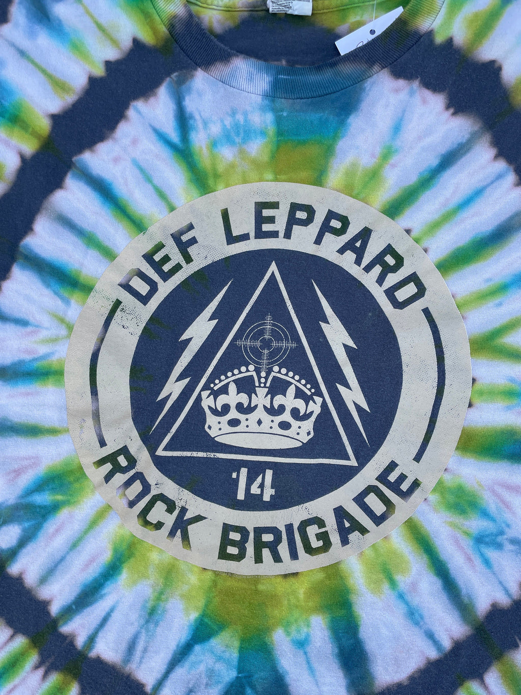 3XL Men’s Def Leppard 2014 Rock Brigade Tour Reverse Tie Dye Short Sleeve T-Shirt | One-Of-a-Kind Upcycled Gray and Green Tee