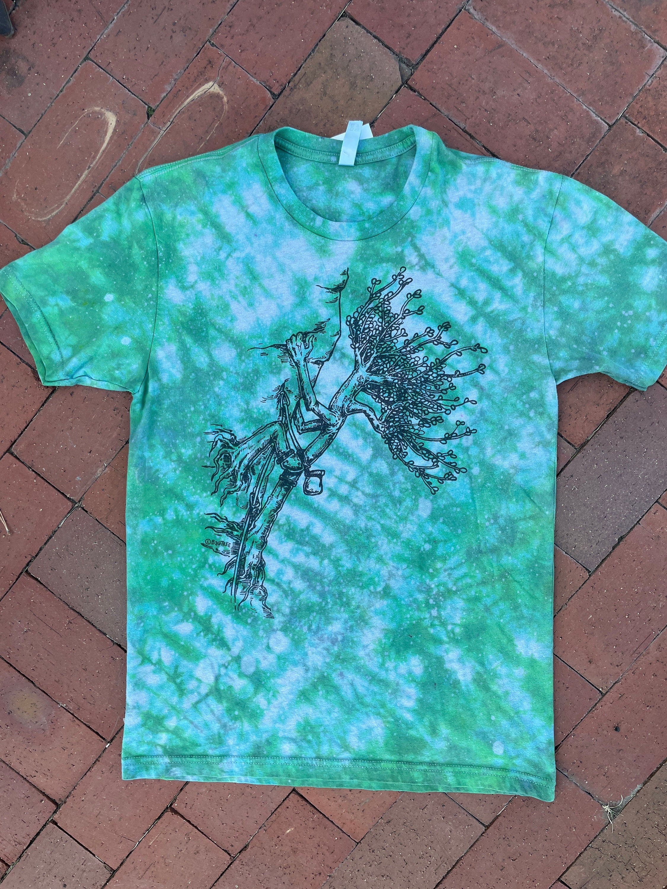 MEDIUM Men’s Tree Rock Climber Handmade Tie Dye Short Sleeve T-Shirt | One-Of-a-Kind Upcycled Green and Blue Graphic Tee