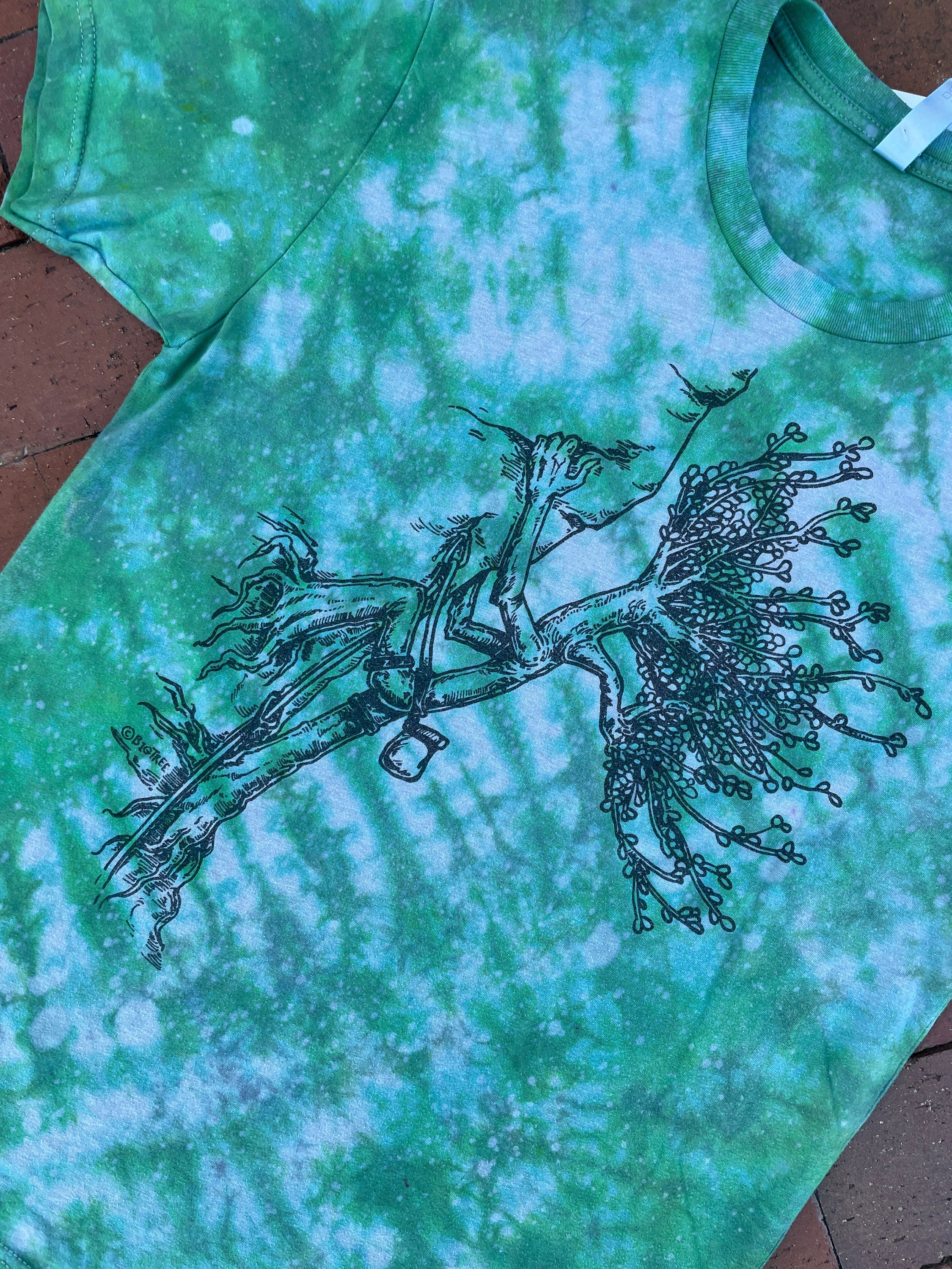MEDIUM Men’s Tree Rock Climber Handmade Tie Dye Short Sleeve T-Shirt | One-Of-a-Kind Upcycled Green and Blue Graphic Tee