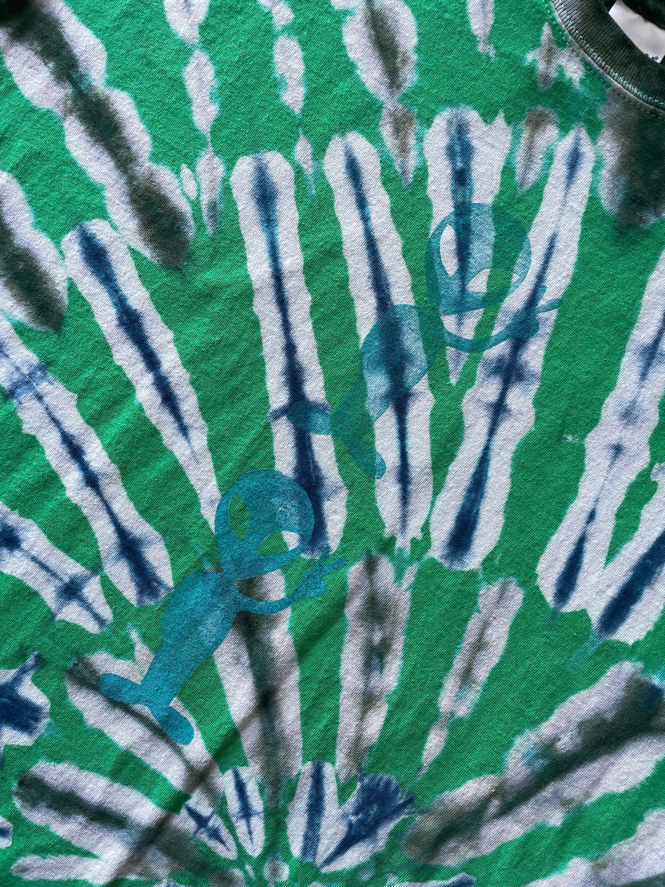 XL Men's Hand-Printed Alien Reverse Tie Dye Short Sleeve T-Shirt | Handmade One-Of-a-Kind Upcycled Green, Blue, and White Spiral Top