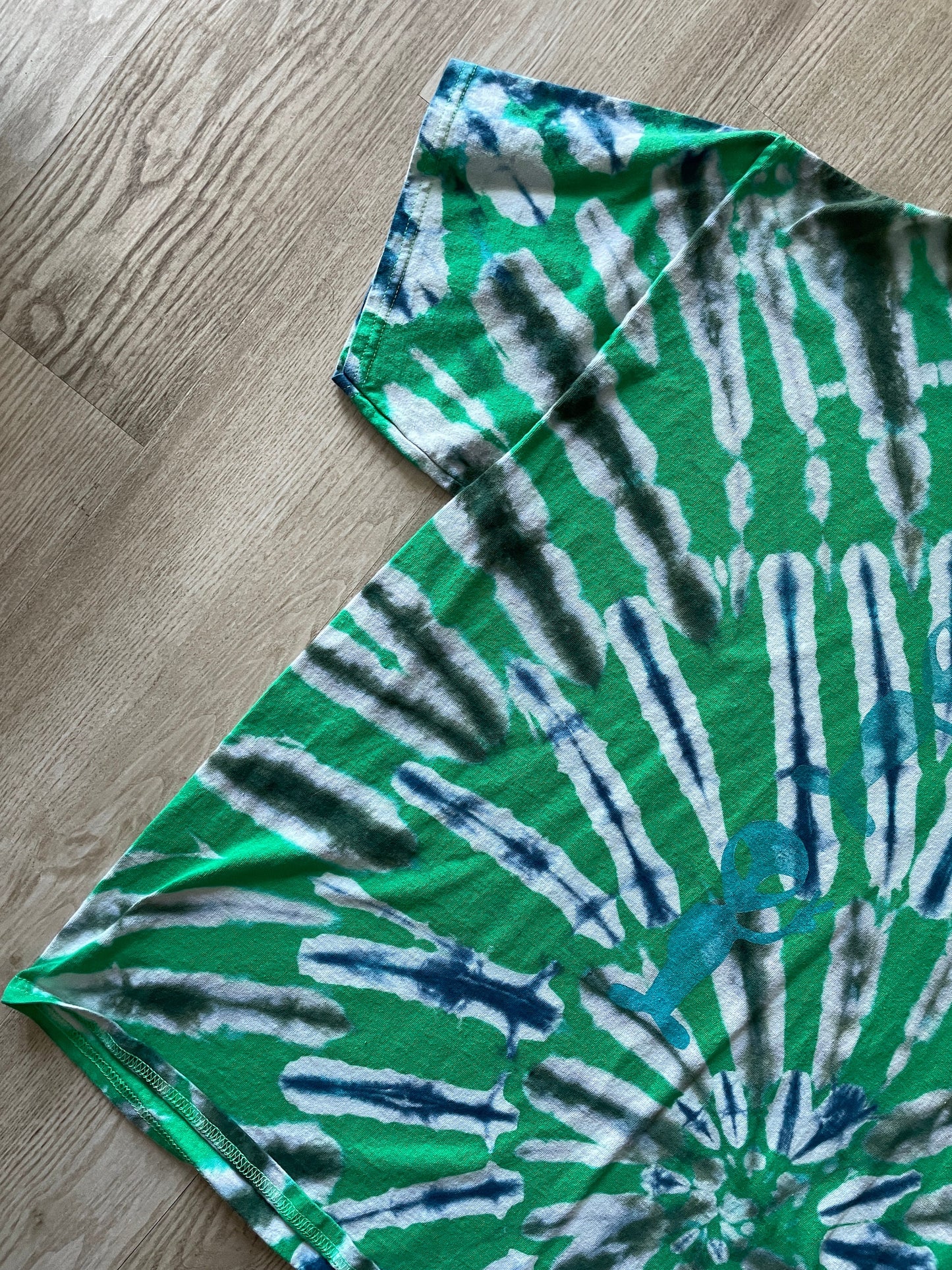 XL Men's Hand-Printed Alien Reverse Tie Dye Short Sleeve T-Shirt | Handmade One-Of-a-Kind Upcycled Green, Blue, and White Spiral Top