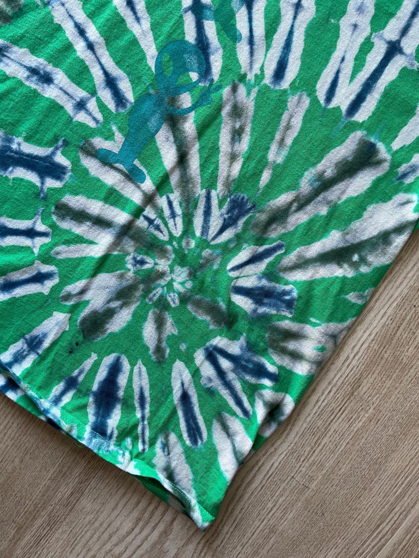XL Men's Hand-Printed Alien Reverse Tie Dye Short Sleeve T-Shirt | Handmade One-Of-a-Kind Upcycled Green, Blue, and White Spiral Top