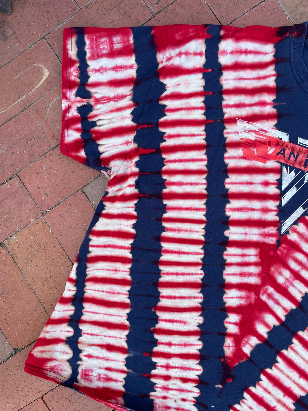 4XL Men’s Van Halen 2015 Tour Reverse Tie Dye Short Sleeve T-Shirt | One-Of-a-Kind Upcycled Black and Red Pleated Graphic Tee