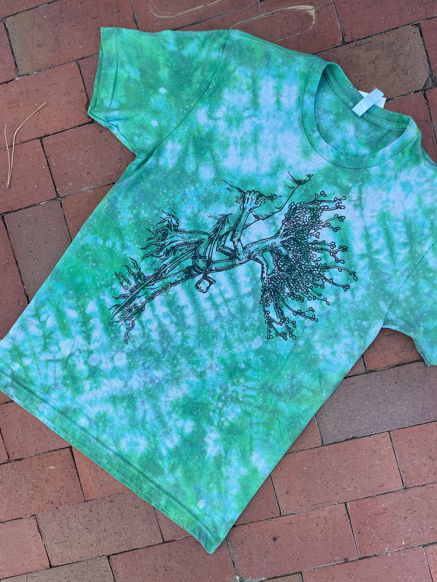 MEDIUM Men’s Tree Rock Climber Handmade Tie Dye Short Sleeve T-Shirt | One-Of-a-Kind Upcycled Green and Blue Graphic Tee