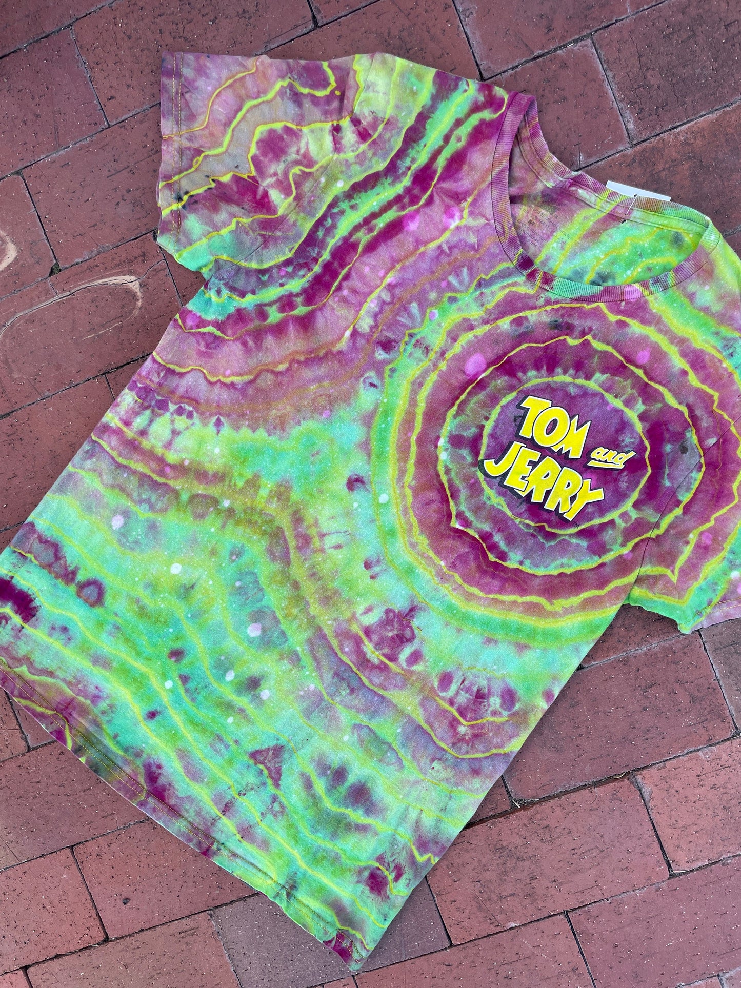 MEDIUM Men’s Tom & Jerry Tie Dye Short Sleeve Double-Sided T-Shirt | One-Of-a-Kind Upcycled Yellow and Green Graphic Tee